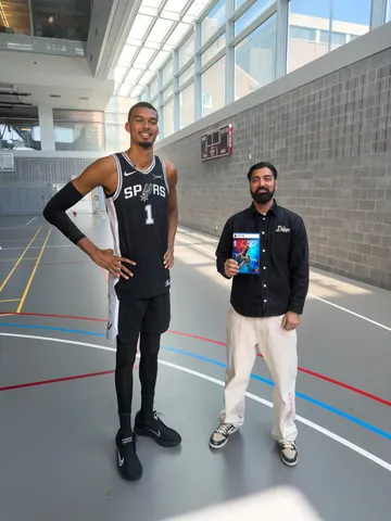 Image from @Ronnie2K's post